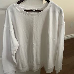 White comfy sweatshirt